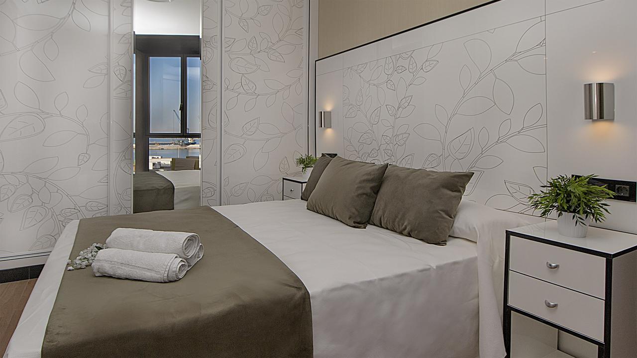 Apartamentos Suites Oficentro Deluxe Málaga Kültér fotó