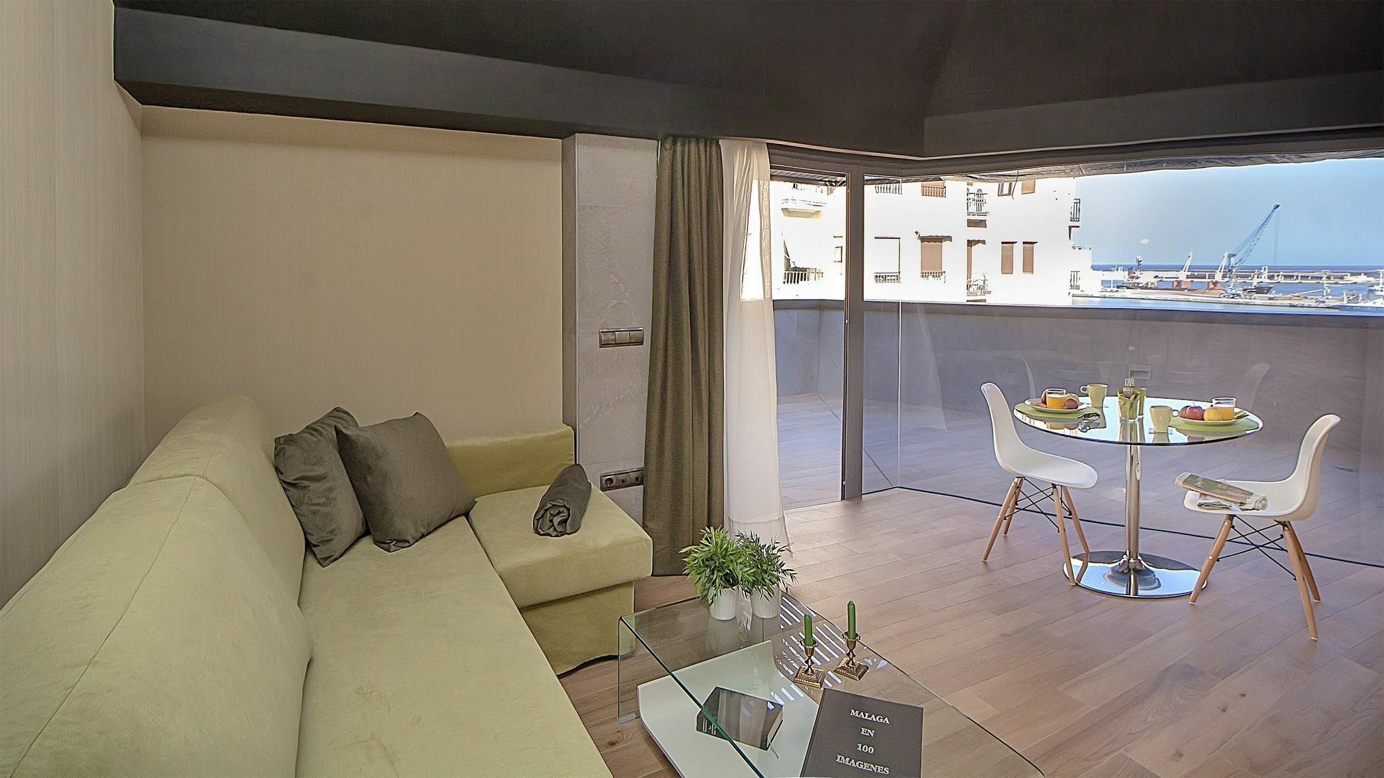 Apartamentos Suites Oficentro Deluxe Málaga Kültér fotó